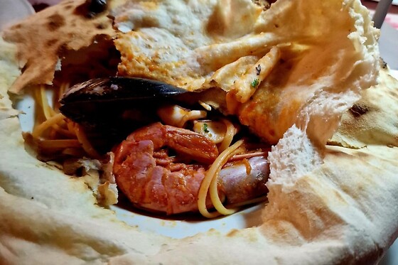 Pranzo o cena a base di pizza con bevande presso La Bruschetta 2 a Certosa di Pavia