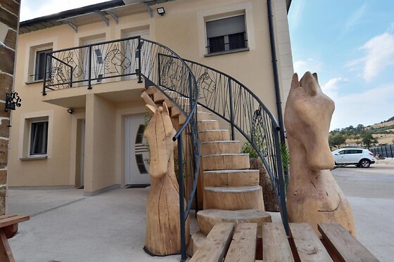 Equi-Lodges - photo 0