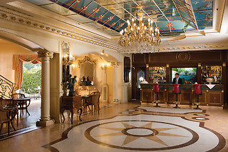 Soggiorno di due notti con colazioni presso il Grand Hotel Vanvitelli in provincia di Caserta