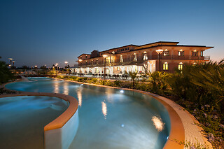 Soggiorno di due notti tra gusto e relax presso L'Araba Fenice Hotel & Resort in provincia di Salerno