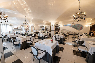 Soggiorno di due notti tra gusto e relax presso L'Araba Fenice Hotel & Resort in provincia di Salerno