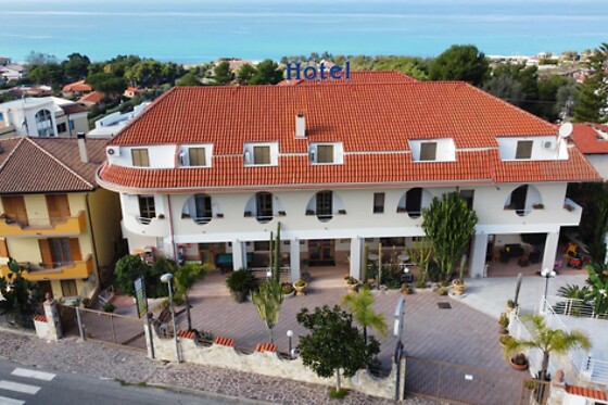 Hotel La Praia - photo 2