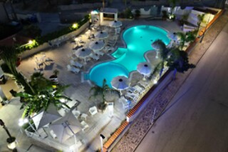 Due notti e due cene all'Hotel La Praia a Zambrone in provincia di Vibo Valentia