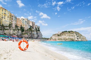 Due notti e due cene all'Hotel La Praia a Zambrone in provincia di Vibo Valentia