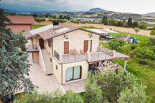 Soggiorno di una notte presso B&B Alveare di Rita a Maltignano in provincia di Ascoli Piceno