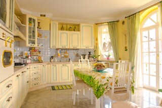 Soggiorno di una notte in camera King con colazione presso Alexander's Home in provincia di Pescara