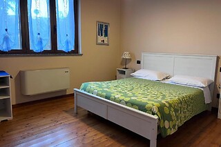 Soggiorno di una notte tra i vigneti presso l'Agriturismo Vecchio Torchio in provincia di Asti