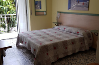 Soggiorno di una notte in famiglia alla Locanda Ristorante Borgo Antico in provincia di Savona