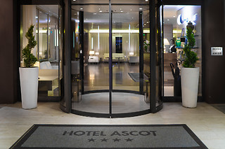 Soggiorno di due notti con colazioni e aperitivo di benvenuto all'Hotel Ascot sul lungomare di Rimini