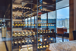R hotel experiences