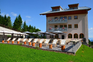 Soggiorno di una notte con accesso alla spa presso Hotel Norge a Trento