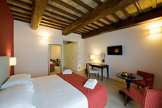 Soggiorno di 2 notti tra gusto e benessere a Perugia presso il Relais dell'Olmo