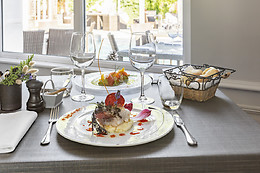 Elegance Suites Hôtel****