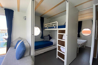 Soggiorno insolito di una notte su una casa galleggiante presso House Boat Rimini Resort a Rimini