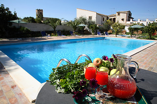 Soggiorno di due notti tra gusto e relax all'Agriturismo Case di Latomie in provincia di Trapani