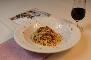 Pranzo o cena da due portate presso l'Agriturismo La Rossa in provincia di Alessandria