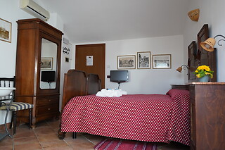 Pranzo o cena da due portate presso l'Agriturismo La Rossa in provincia di Alessandria