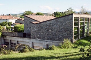 Visita alla cantina con degustazione di vino e bottiglia in omaggio all'Agriturismo La Madonnina in provincia di Parma