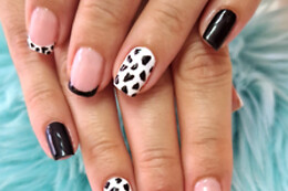 PINK NAILS LEON