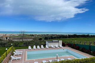 Soggiorno di due notti con colazioni al Vigneto - Italian Restaurant & B&B in provincia di Teramo
