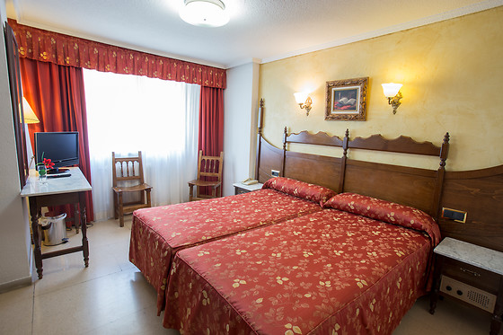 HOTEL REYES CATOLICOS - photo 3