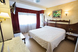 HOTEL REYES CATOLICOS