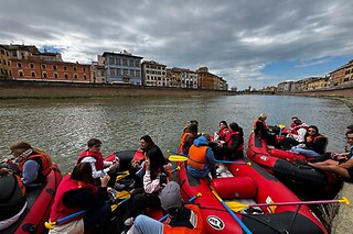 Aperirafting a scelta lungo il fiume o sul lago per un gruppo di 4 persone con Lucca Rafting