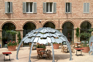 Soggiorno con cena raffinata per due ad Urbino presso l'Albergo San Domenico