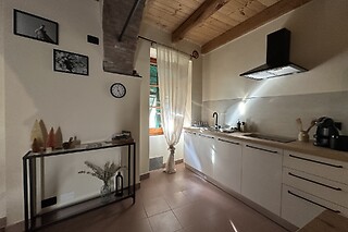 Fuga di una notte tra i vigneti con degustazione di vini presso Azienda Agricola dell'Erba in provincia di Savona