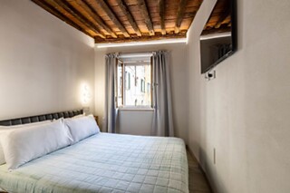 Fuga di una notte tra i vigneti con degustazione di vini presso Room Rent Morrona in provincia di Pisa