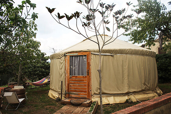 Soggiorno insolito di una notte nella Yurta Relax presso Glamping il Sole in provincia di Grosseto
