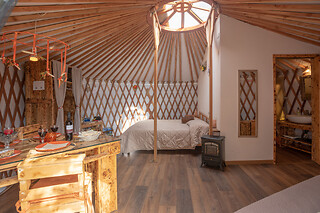 Soggiorno insolito di una notte nella Yurta Relax presso Glamping il Sole in provincia di Grosseto