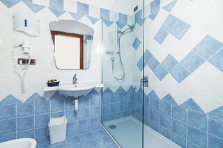 Soggiorno di due notti con colazioni e accesso alla spa presso Ancora Sport Hotel in provincia di Venezia