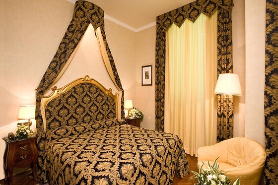 Soggiorno di due notti in camera deluxe con colazione e due cene al Grand Hotel Vittoria a Pesaro