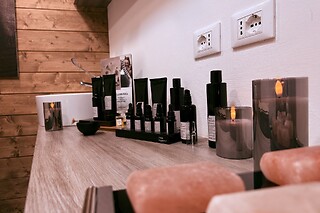 Trattamento al viso e massaggio a scelta per una persona da La Vie En Rose Courmayeur ad Aosta