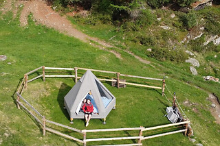 Soggiorno di una notte in Tenda Tipì presso Tipì Glamping Rifugio Antonioli in provincia di Sondrio