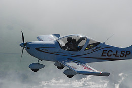 MYDAIR ESCUELA DE VUELO