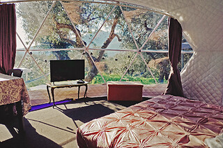 Soggiorno insolito di una notte per 3 con vasca idromassaggio presso Glamping Domes San Martino a Itri in provincia di Latina