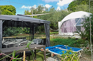 Soggiorno insolito di una notte per 3 con vasca idromassaggio presso Glamping Domes San Martino a Itri in provincia di Latina