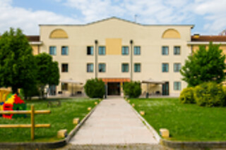 Soggiorno di due notti con cena presso Una Hotels Occhiobello in provincia di Rovigo