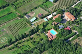Soggiorno di una notte alla scoperta del vino presso Relais Parco Fiorito & SPA  in provincia di Arezzo