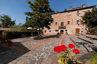 Soggiorno di una notte alla scoperta del vino presso Relais Parco Fiorito & SPA  in provincia di Arezzo