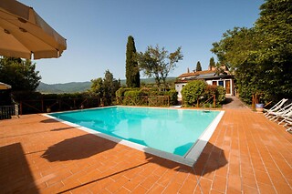 Soggiorno di una notte alla scoperta del vino presso Relais Parco Fiorito & SPA  in provincia di Arezzo