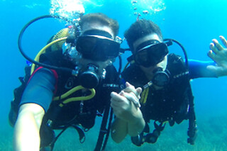 Uscita in gommone per fare scuba diving presso APULIA MULTIADVENTURE a Brindisi