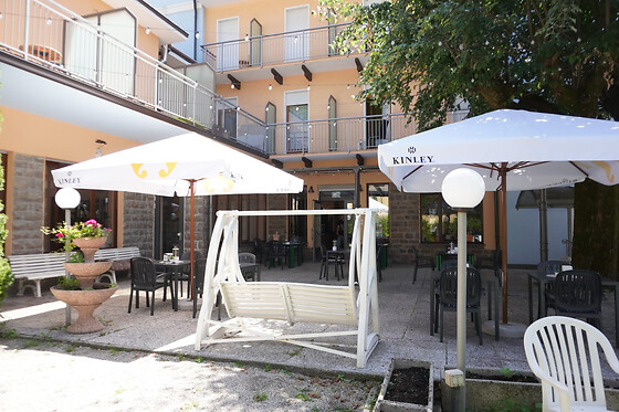 Hotel Garden - photo 2
