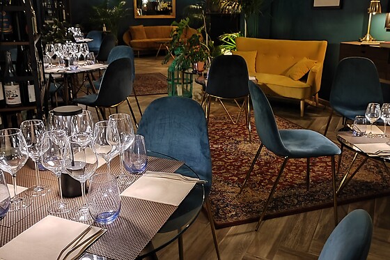 Plantago Natural Wine Bar - photo 1