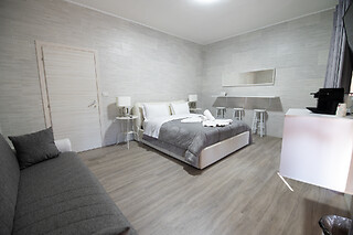 Soggiorno di due notti in Suite con sauna e due colazioni presso Vitti’s Home in provincia di Verona