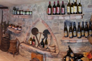 Soggiorno di una notte tra i vigneti con degustazione all'Azienda Agricola la Sarticola in provincia di La Spezia