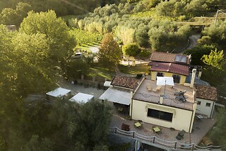 Soggiorno di una notte tra i vigneti con degustazione all'Azienda Agricola la Sarticola in provincia di La Spezia