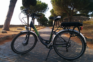 Noleggio E-BIKE per due al Centro Servizi Appia Antica a Roma